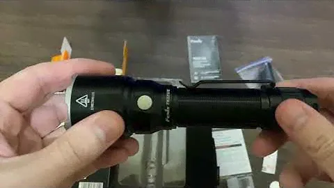 Review: Fenix TK22 UE (SST-40) & Playing With My FENIX Collection